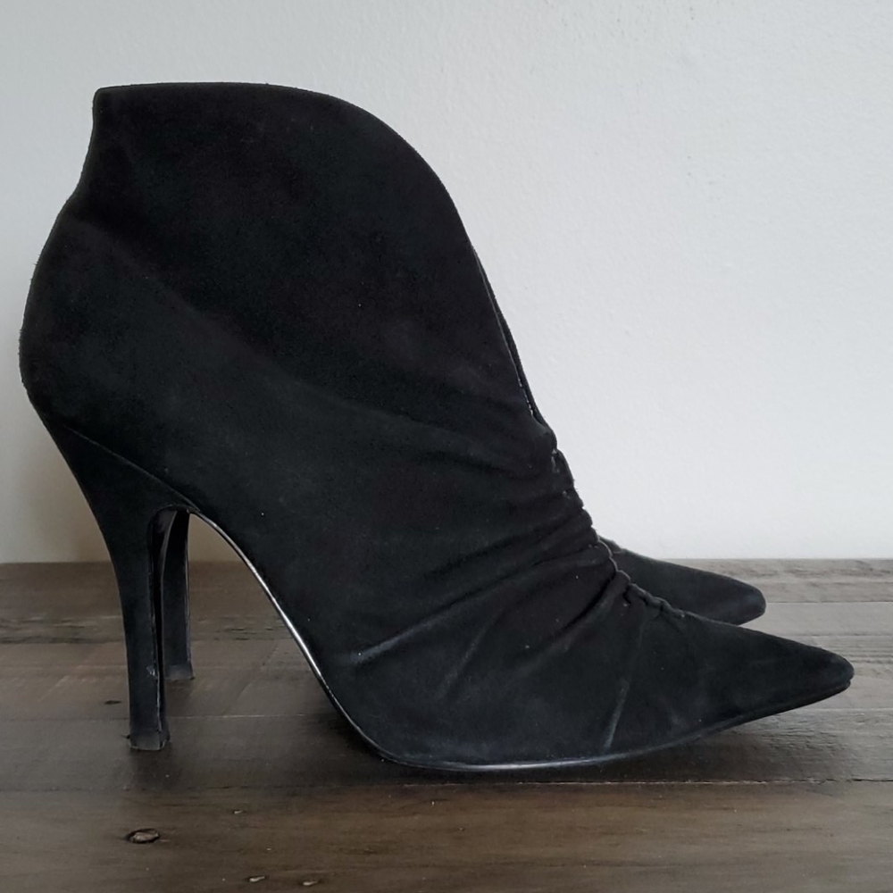 [ GUESS ] Suede/Velvet Ruched Booties - Picture 5 of 6